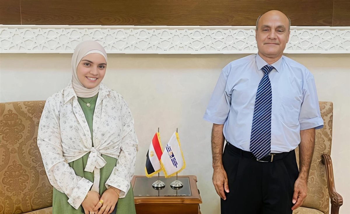 رئيس جامعة القاهرة الجديدة التكنولوجية ومحررة بلدنا اليوم