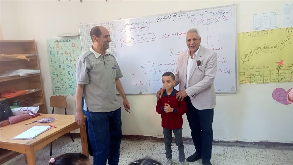 من داخل الفصول