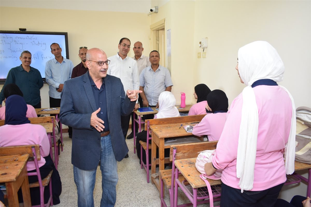 من داخل الفصول