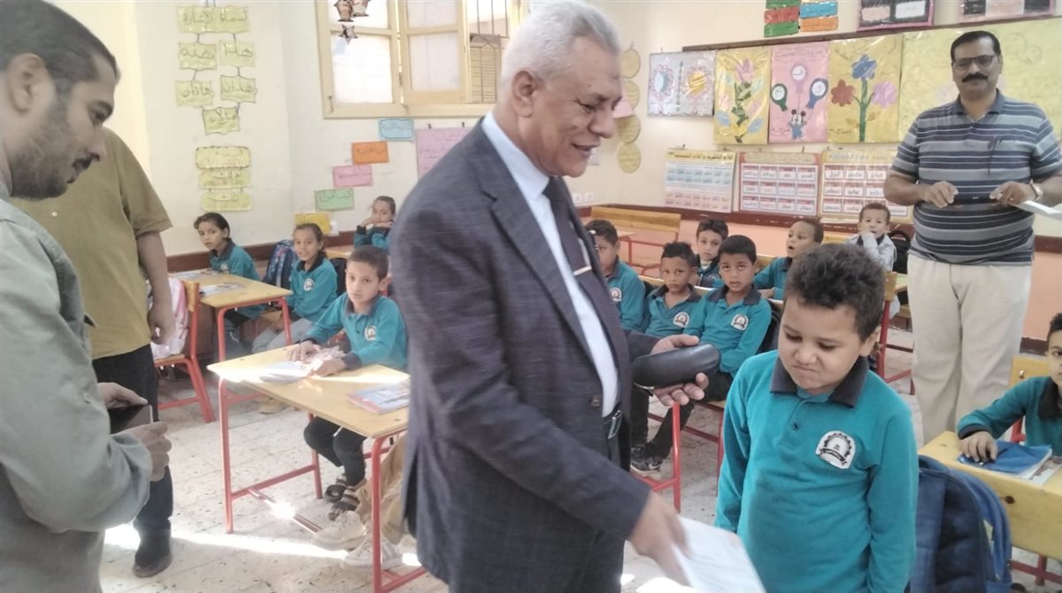 حسن خلف اثناء المتابعة