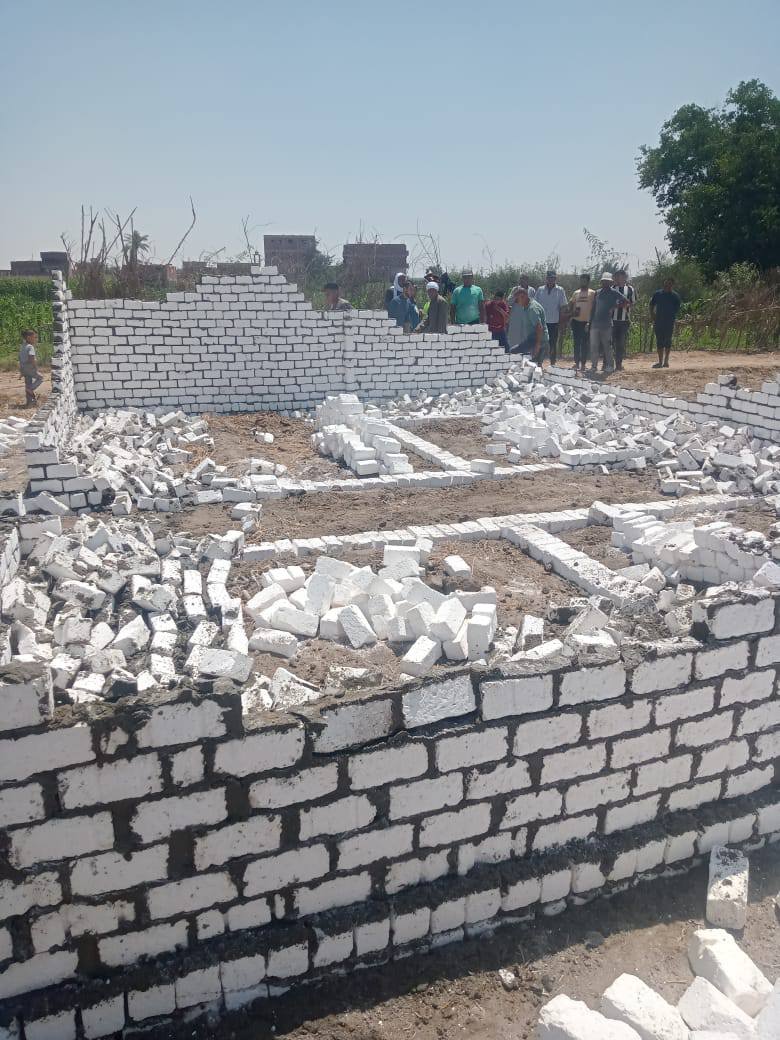 تنفيذ إزالة فورية بقرية السلام بالقصاصين