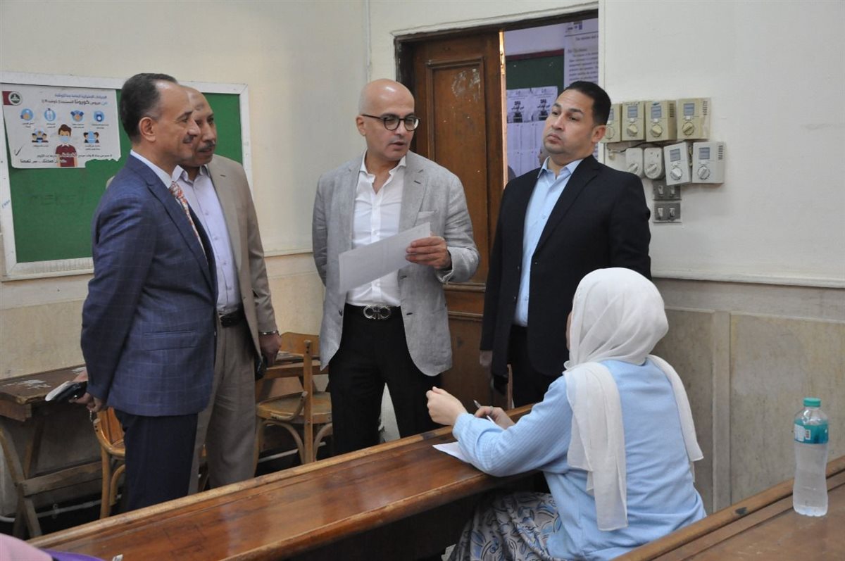 رئيس جامعة عين شمس يتفقد امتحانات الفصل الدراسي الثاني2024-2025 في عدد من الكليات <br>