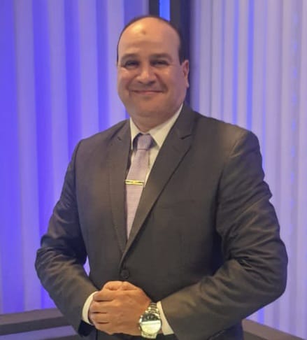 د.ياسر حسين الخبير الاقتصادي