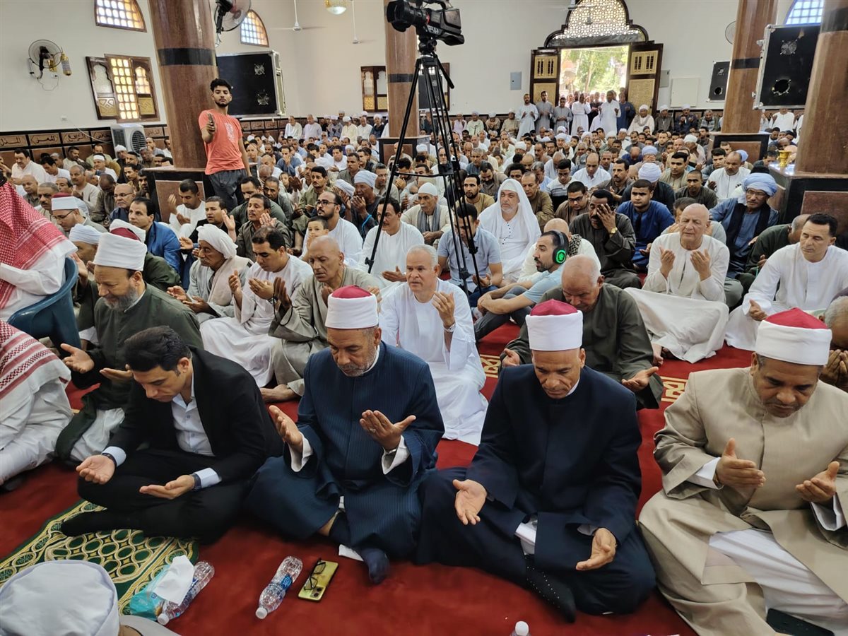 نائب محافظ سوهاج وقيادات الأوقاف يفتتحون مسجدًا جديدًا في دار السلام