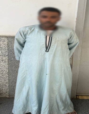 المتهم عقب ضبطه 