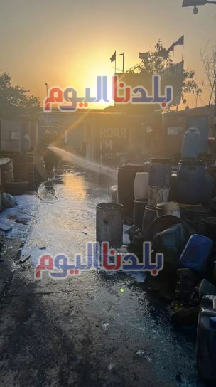 حريق مصنع كيماويات ببدر