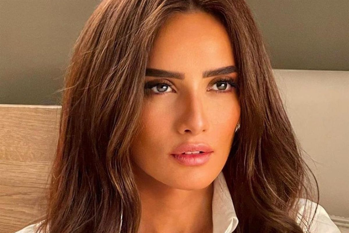 الفنانة زينة