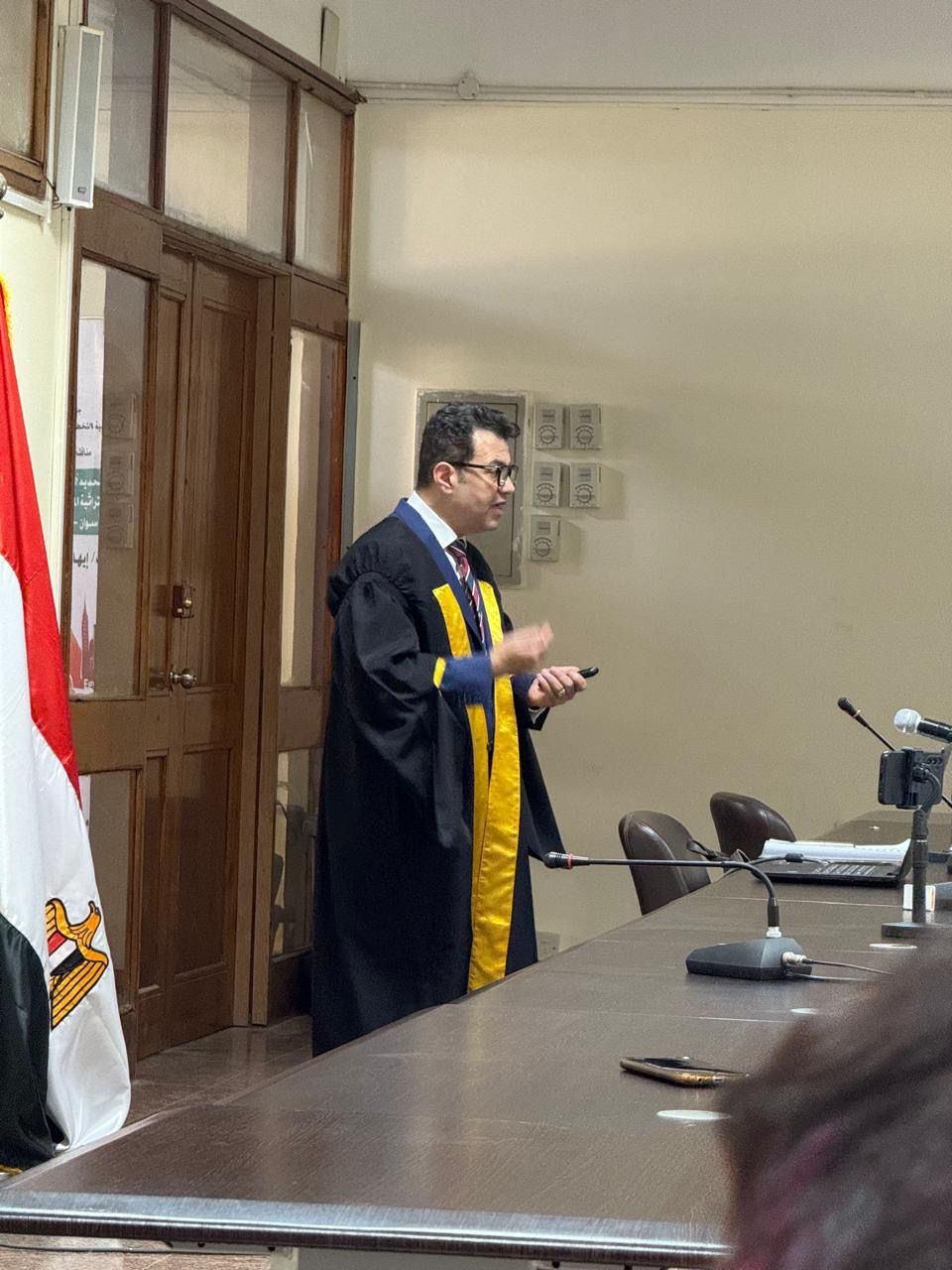 النائب إيهاب زكريا يناقش أطروحة دكتوراه