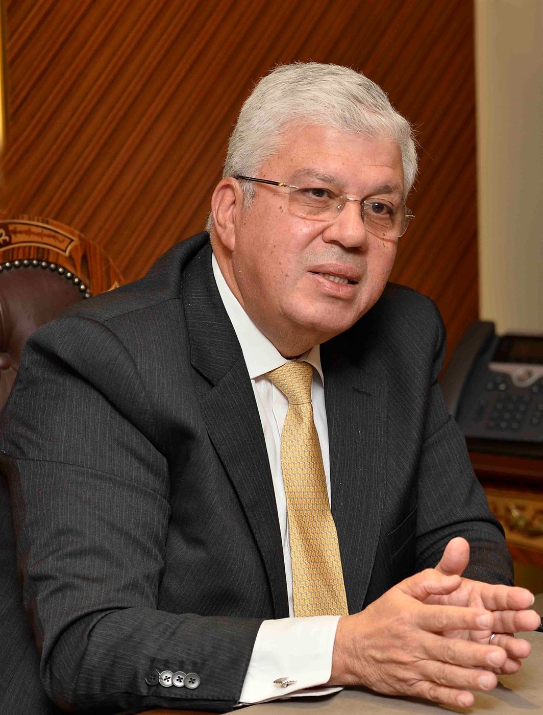 الدكتور أيمن عاشور