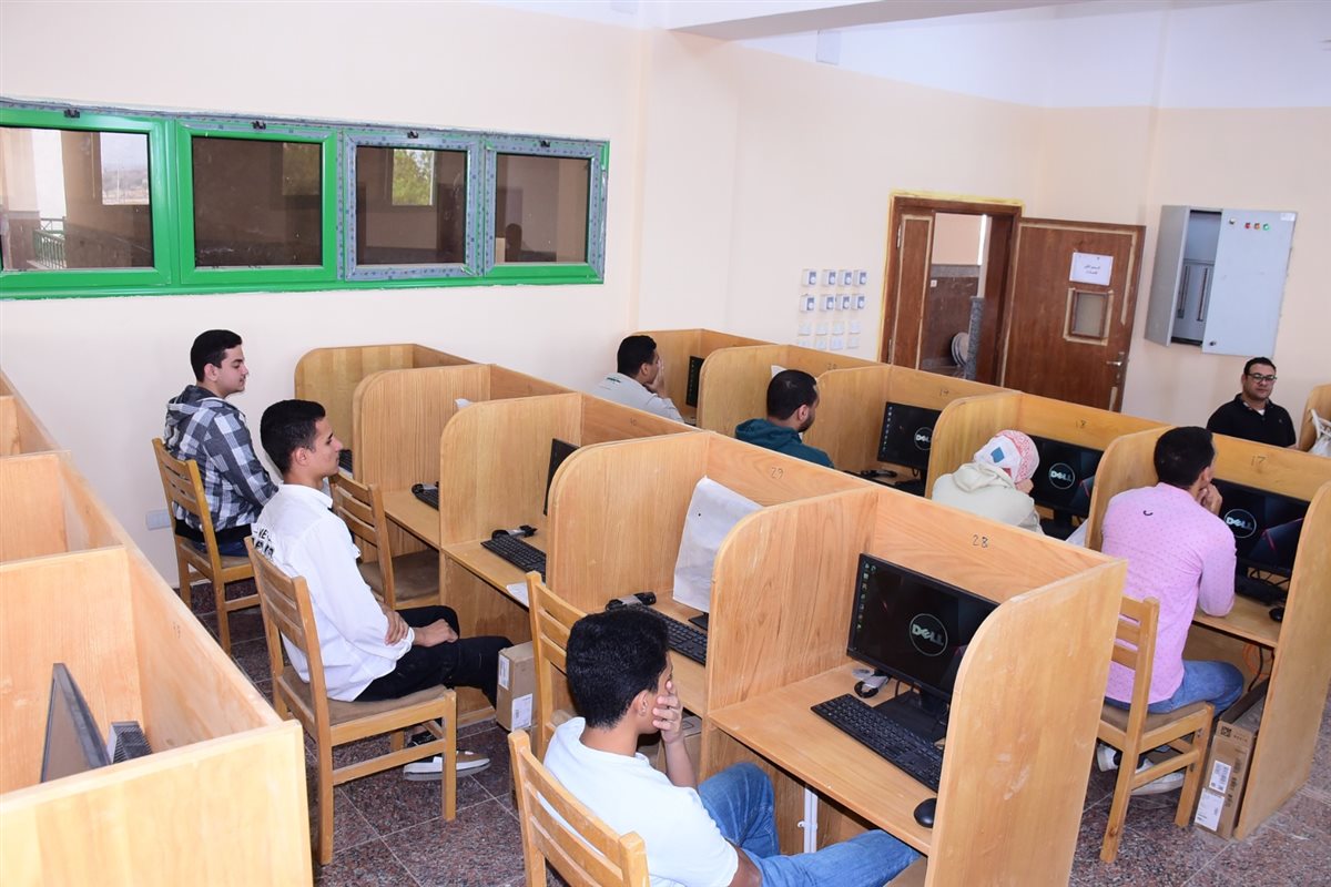 <strong>امتحانات الميدتيرم للفصل الدراسي الأول </strong>