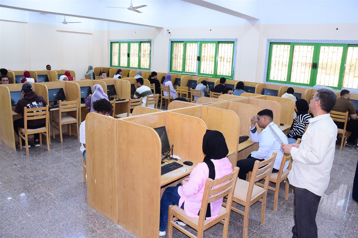 <strong>امتحانات الميدتيرم للفصل الدراسي الأول </strong>