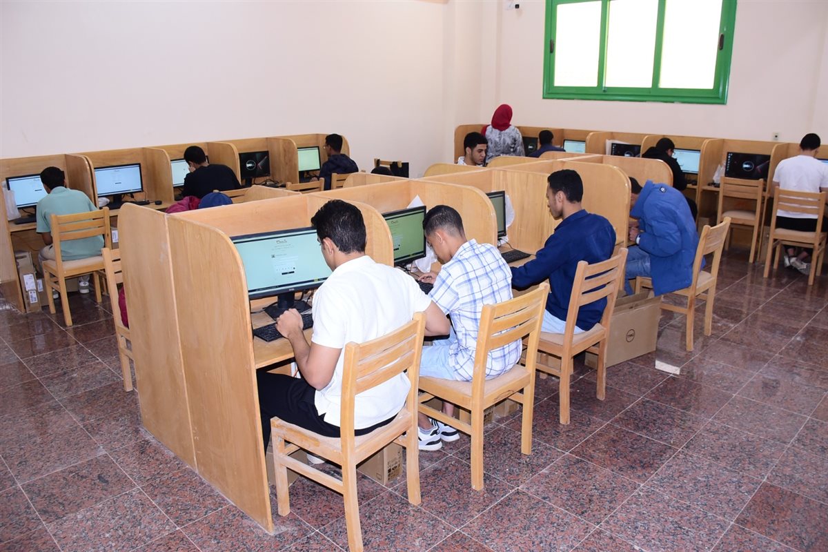 <strong>امتحانات الميدتيرم للفصل الدراسي الأول </strong>