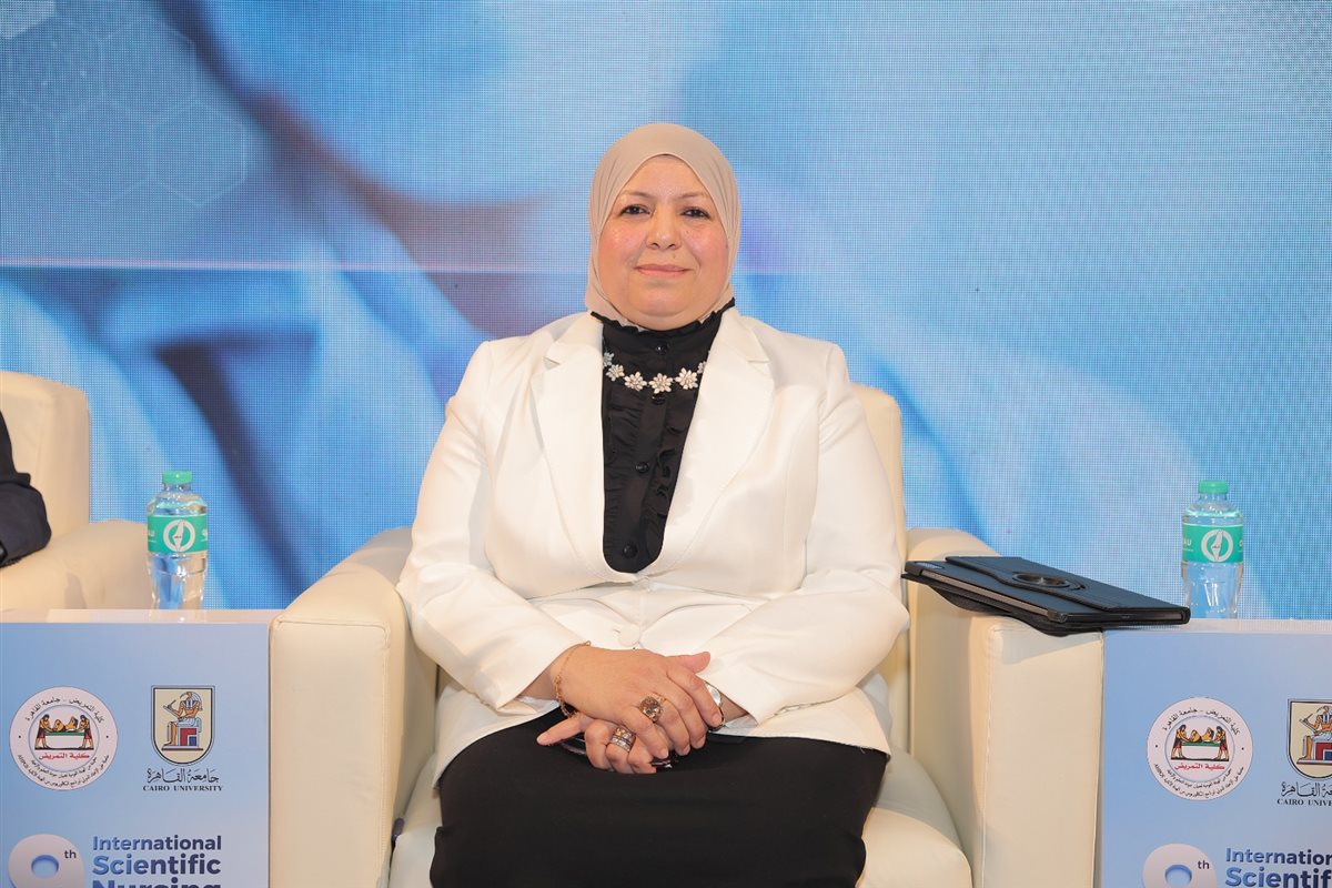 الدكتورة فاطمة عابد عميدة كلية التمريض بجامعة القاهرة