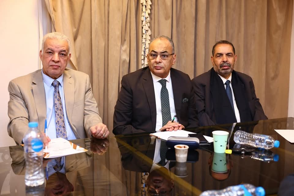 أمين صندوق النقابة/ أ. عبد المجيد هارون ومقرر لجنة العلاج/ أ. محمد فزاع