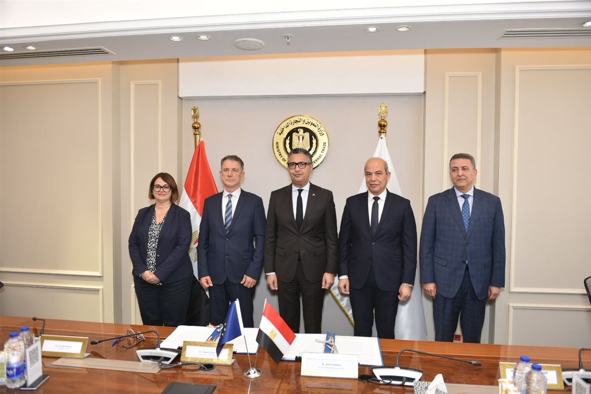 وزير التموين