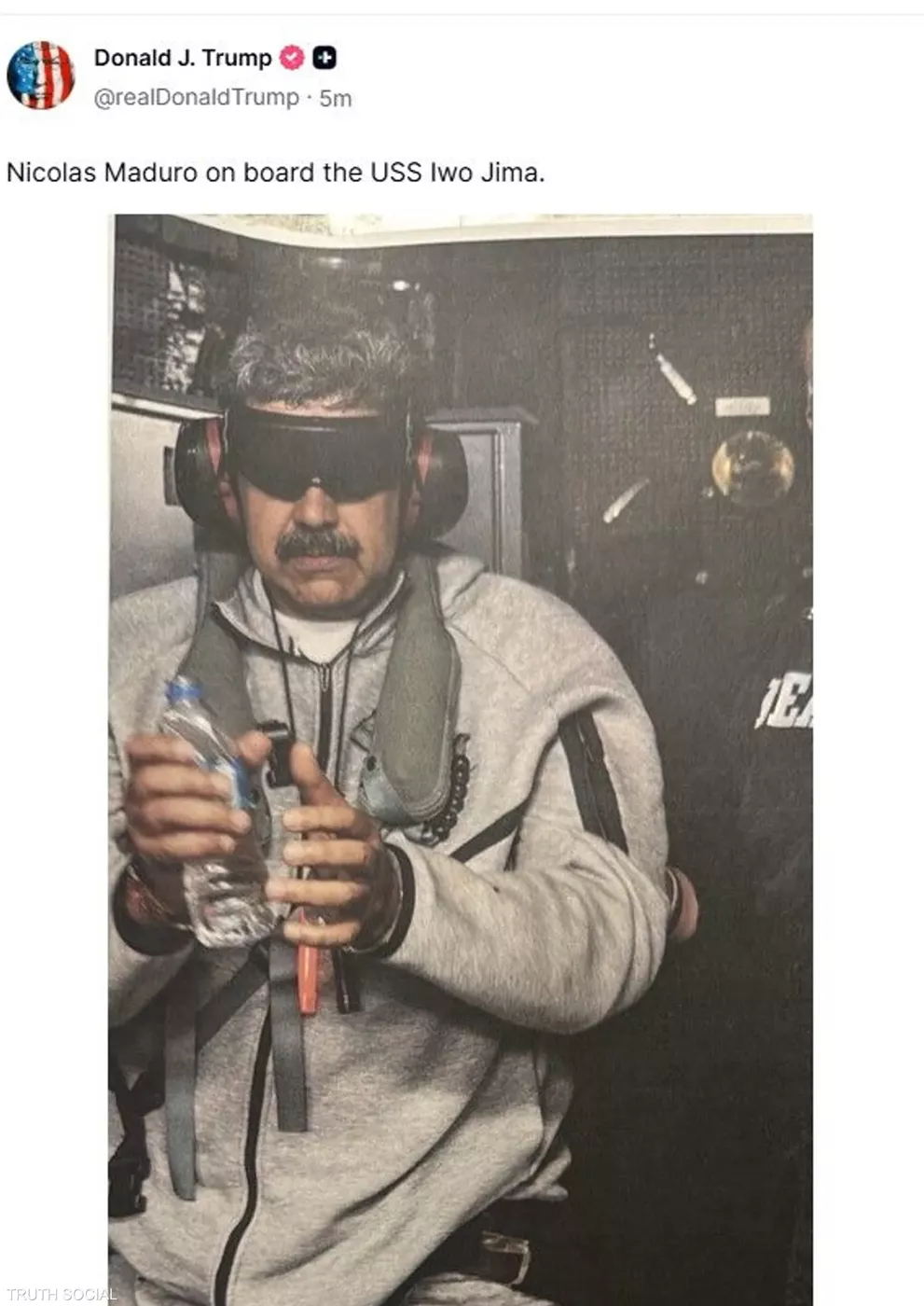 صورة مادورو مكبل باليدين