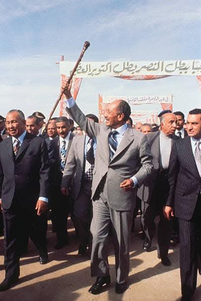 اثناء تواجد الرئيس السادات بمدينة سرابيوم بعد حرب اكتوبر&nbsp;