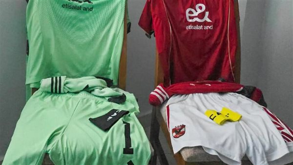 طاقم اﻷهلي أمام شبيبة القبائل