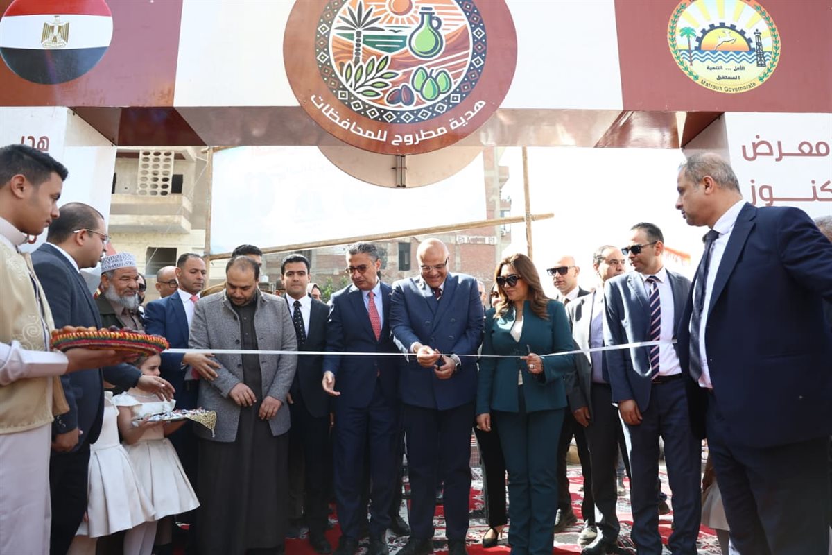 وزيرا التموين والتنمية المحلية يفتتحان معرض “أهلاً رمضان” الرئيسي في بنها