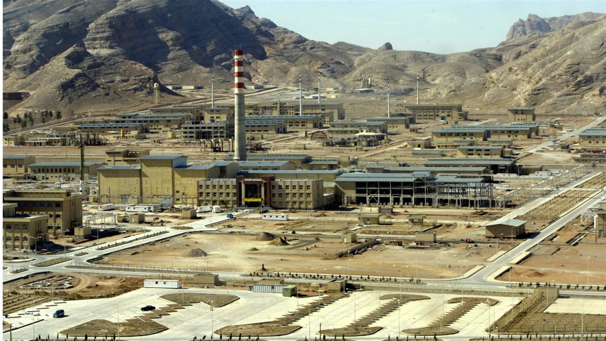 صورة لمحطة أصفهان النووية جنوب طهران (أ.ف.ب)