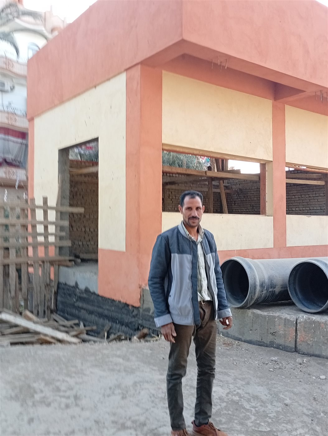 صورة من أمام بئر رفع للمحطة الرئيسية محطه