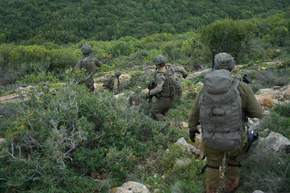 قوات إسرائيلية متوغلة في جنوب لبنان