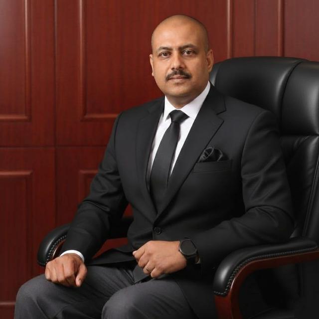 الدكتور رامي زهدي خبير الشؤون الأفريقية