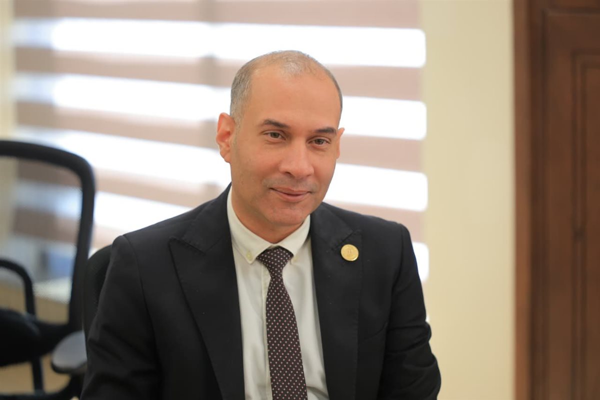 عمرو حسني&nbsp;