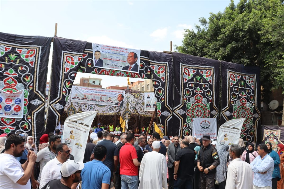 محافظ القليوبية يفتتح معرضاً لبيع الخضار واللحوم بالقناطر الخيرية