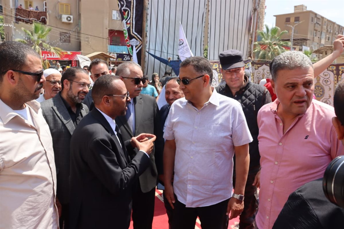 محافظ القليوبية يفتتح معرضاً لبيع الخضار واللحوم بالقناطر الخيرية