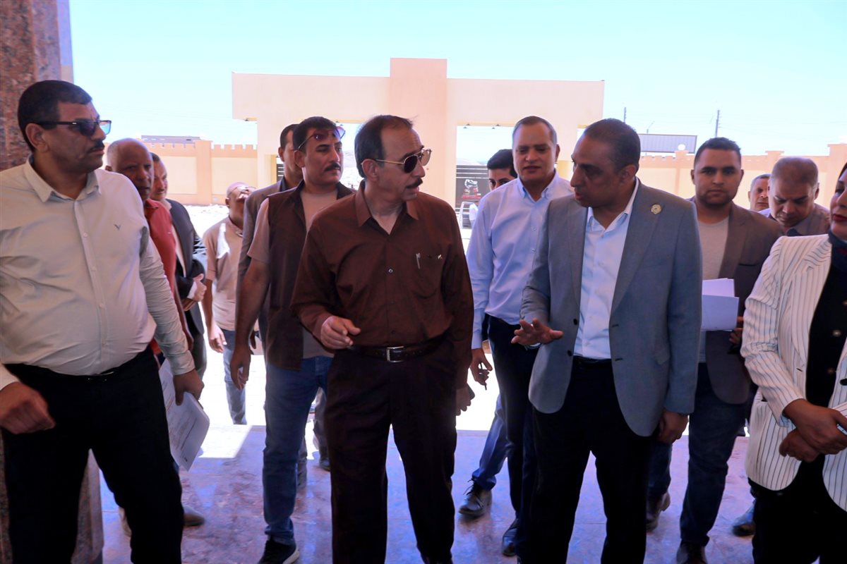 محافظ سوهاج أثناء الجوله&nbsp;