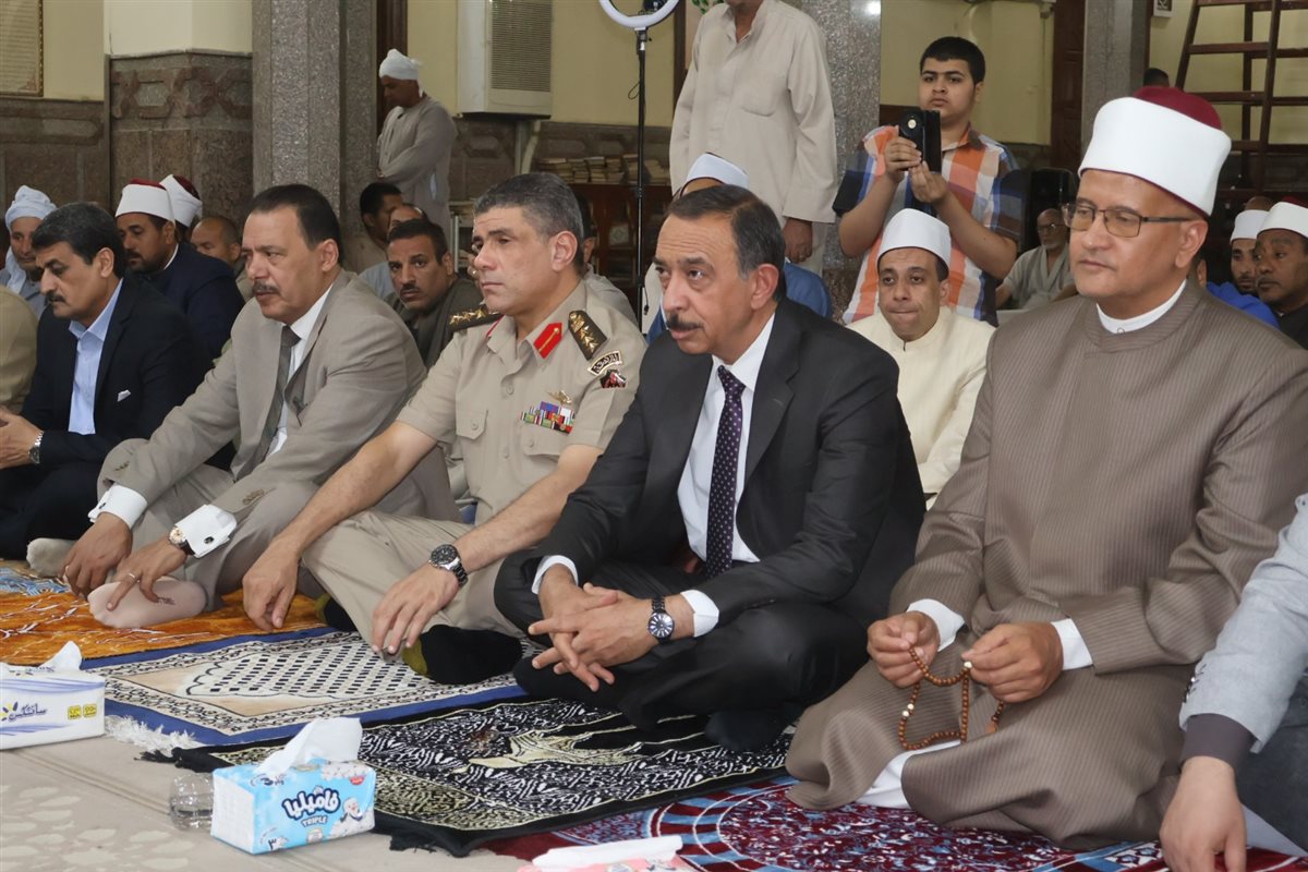 محافظ سوهاج والدكتور عبدالمجيد الكرماني وكيل الوزارة