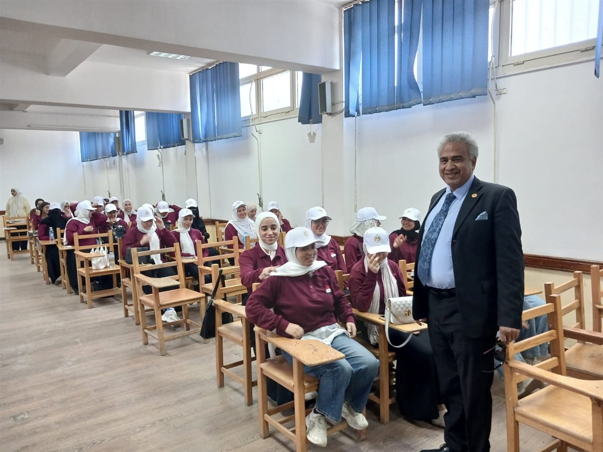 انطلاق دورات التربية العسكرية للبنين والبنات بجامعة حلوان التكنولوجية