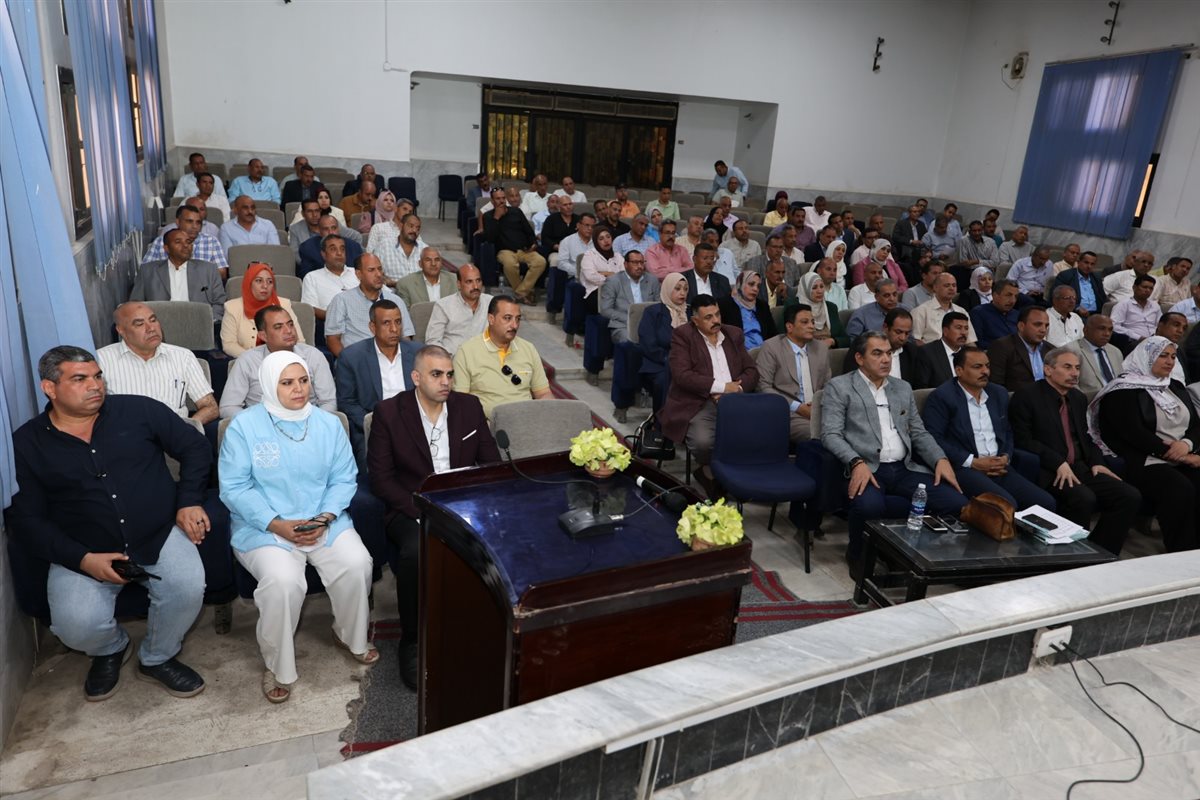 رؤساء الوحدات المحليه اثناء اللقاء