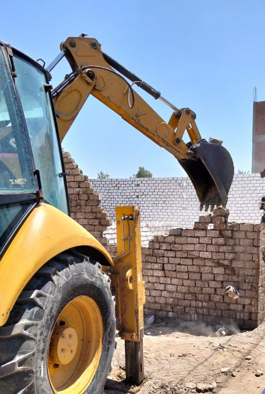 أثناء إزالة التعديات&nbsp;