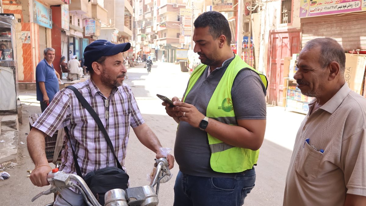 اثناء استطلاع الرأي في الشارع