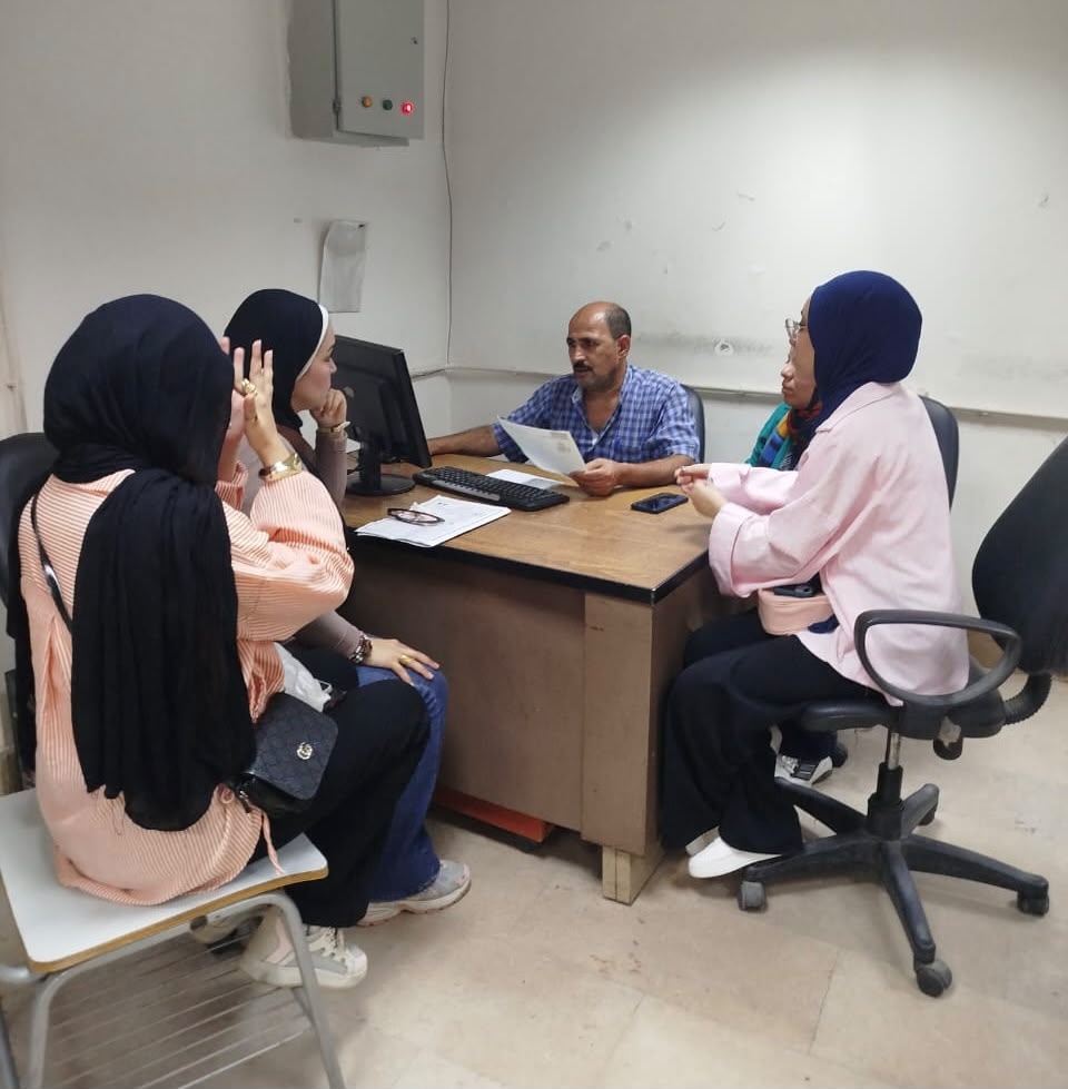 تقديم الدعم الفني لطلاب المرحلة الأولى للتنسيق الإلكتروني