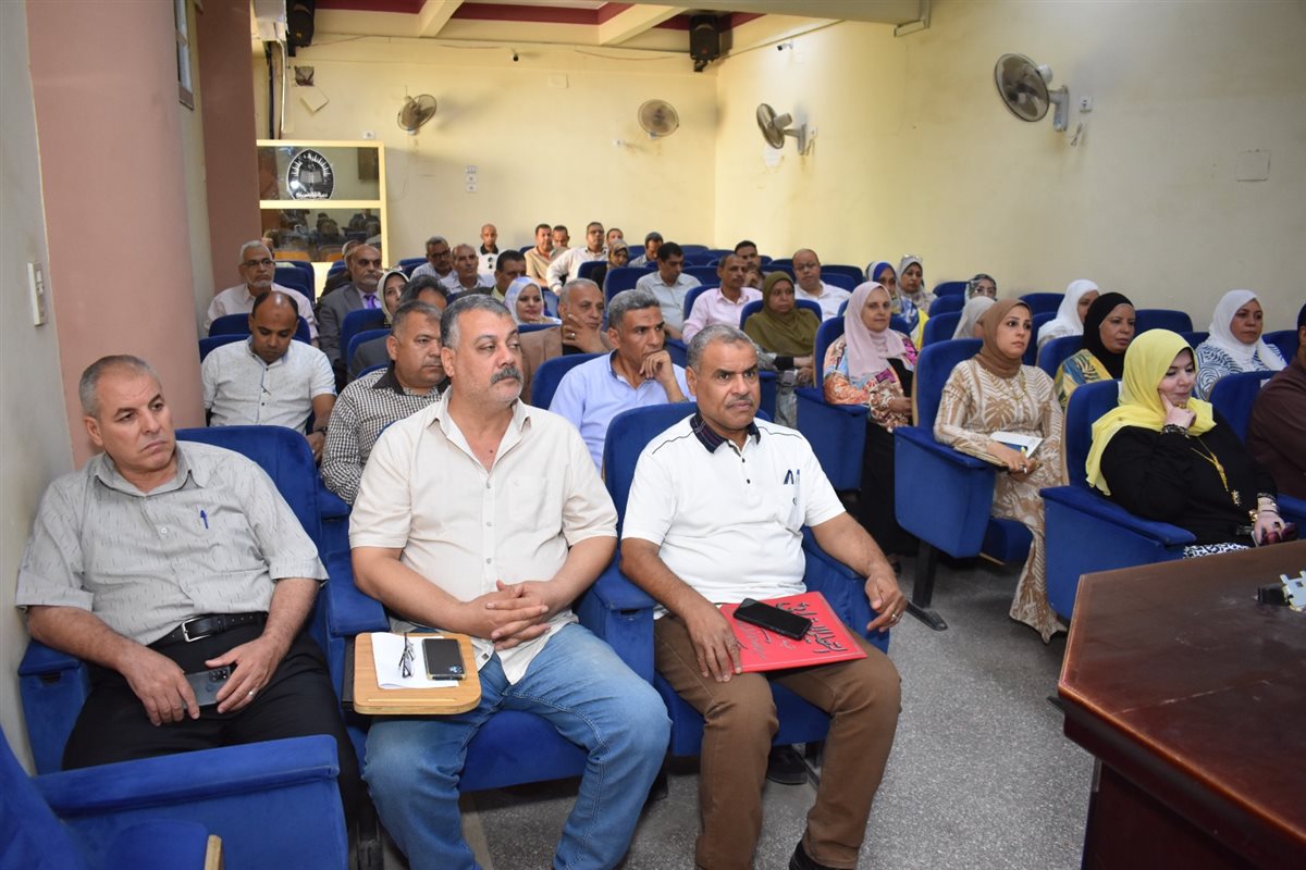 اثناء الاجتماع