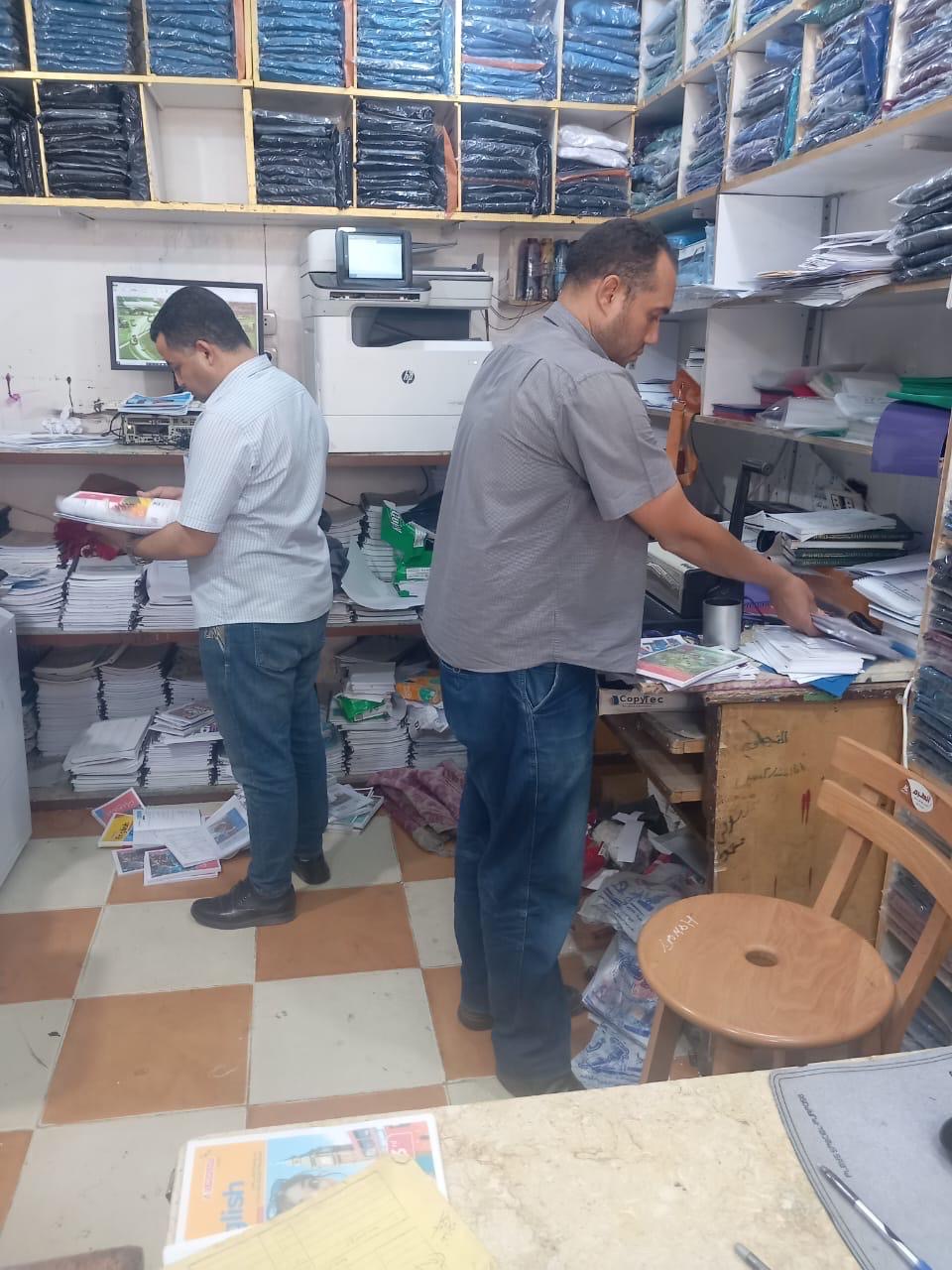 خلال حملة التفتيش داخل المكتبة