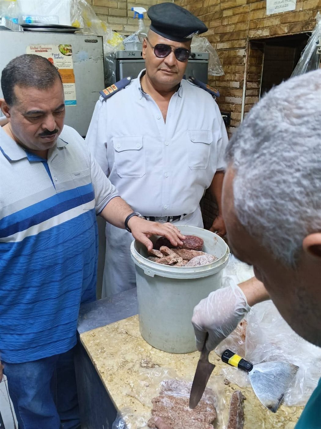 جانب من التفتيش اثناء الحملة