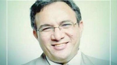 عمار علي حسن يُصدر كتابًا بعنوان  «مكان وسط الزحام.. تجربة ذاتية في عبور الصعاب»