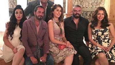أبطال مسلسل ”أبواب الشك” يستأنفون التصوير بـ”6 أكتوبر”