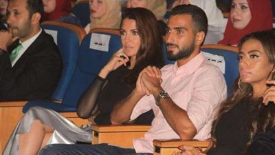 صور..  تكريم درة والشرنوبي وفايق في حفل تخرج إعلام جامعة مصر