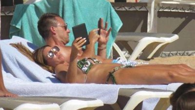 جون تيري يستمتع بالعطلة الصيفية برفقة زوجته.. (صور)