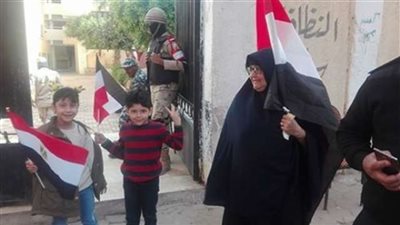 بدء توافد الناخبين على مدرسة النقراشي الثانوية بحدائق القبة