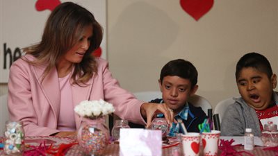 ميلانيا ترامب تحتف بعيد الحب مع الأطفال المرضى بولاية ماريلاند