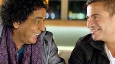 «الهضبة» يساند محمد منير: «ترجع لجمهورك بالسلامة يا كينج»