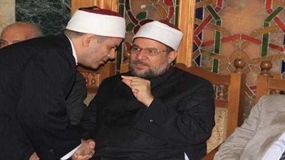 وزير الأوقاف يقدم واجب العزاء للمستشار بهاء أبو شقة