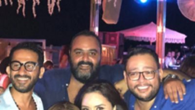 شاهد.. نجوم مسرح مصر بحفل زفاف ابن الزعيم