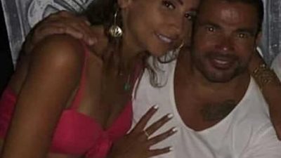 «حضن ومروحة».. حقيقة علاقة عمرودياب ودينا الشربيني